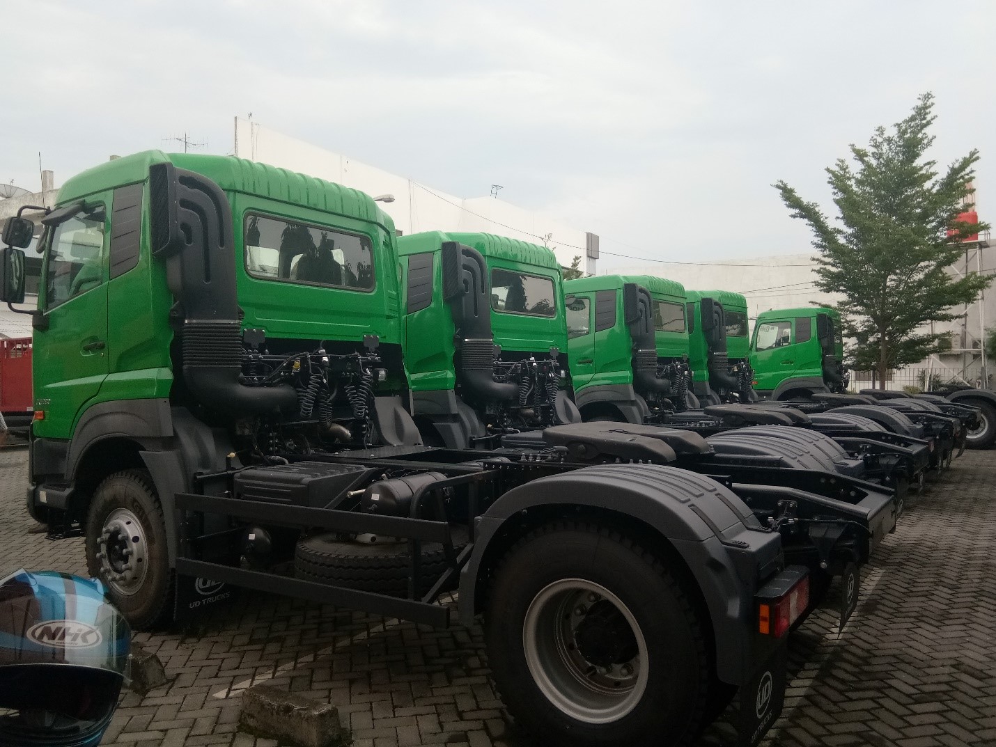 Pandemi corona berdampak pada pasar kendaraan truck commercial merosot (foto:Dok/equiprenuer.id)